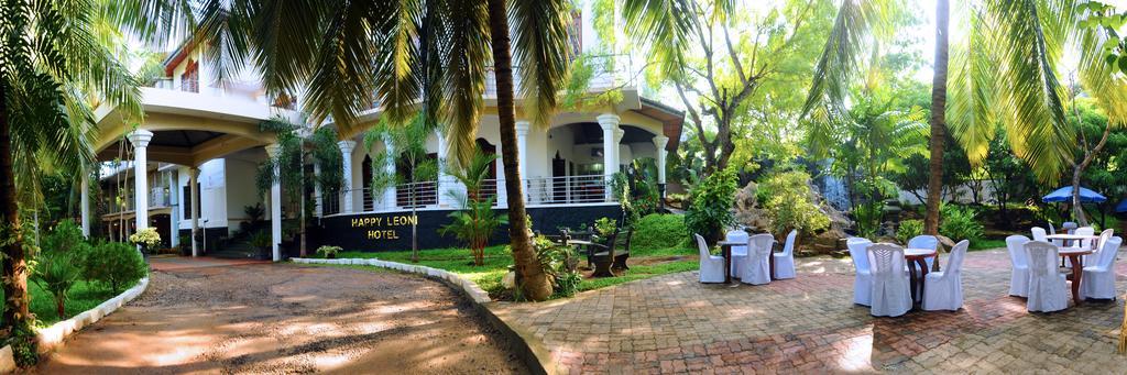 Happy Leoni Hotel Anuradhapura Exterior foto