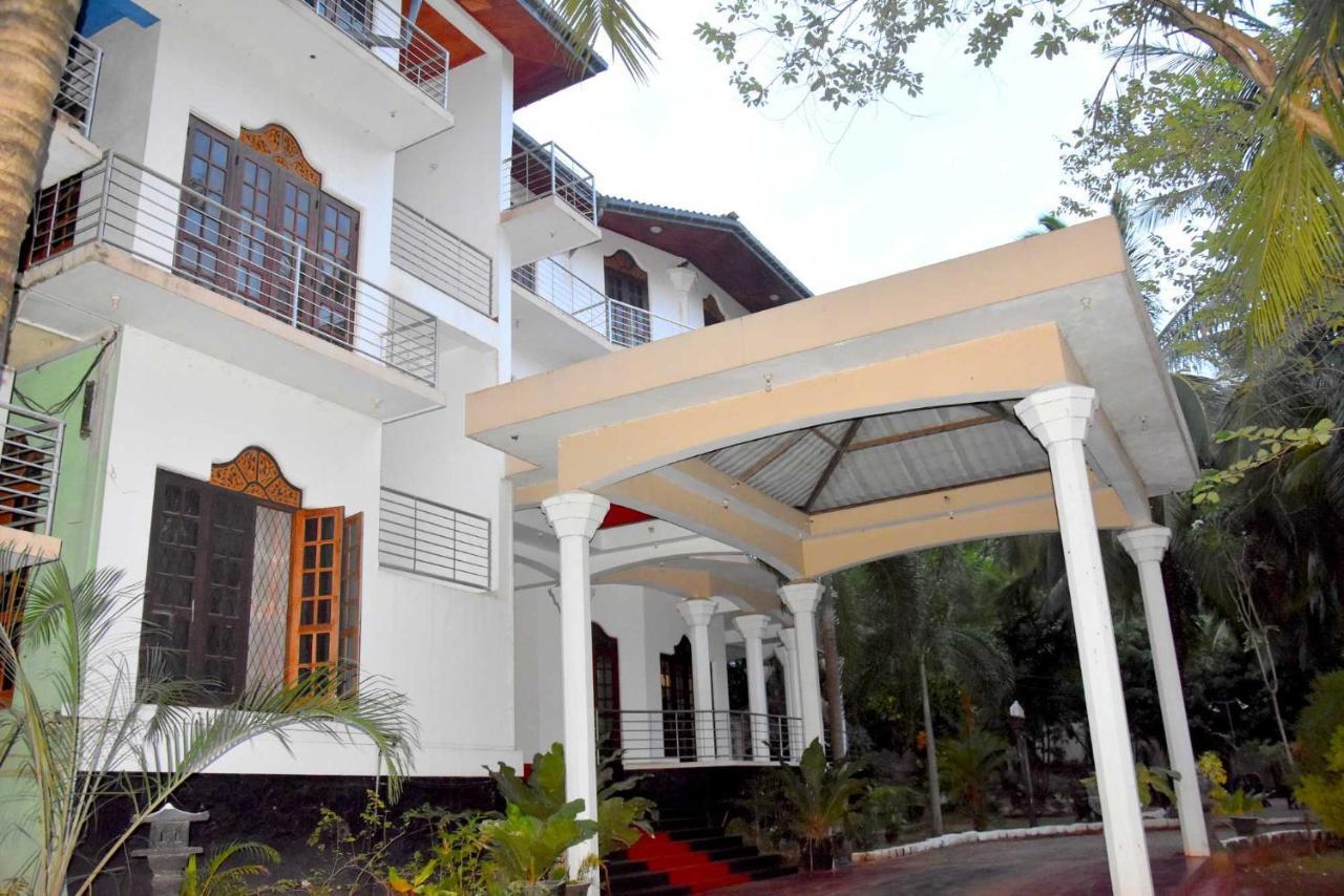 Happy Leoni Hotel Anuradhapura Exterior foto