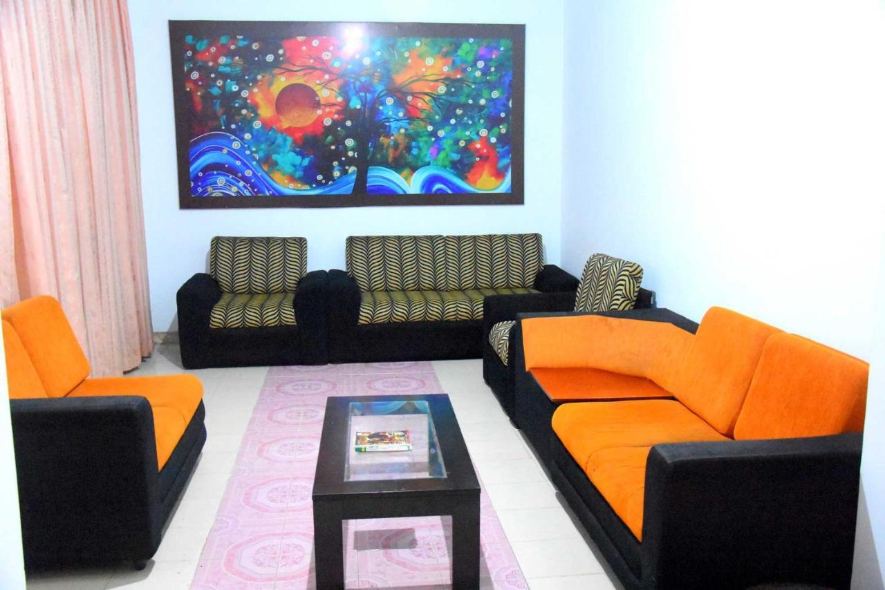 Happy Leoni Hotel Anuradhapura Exterior foto