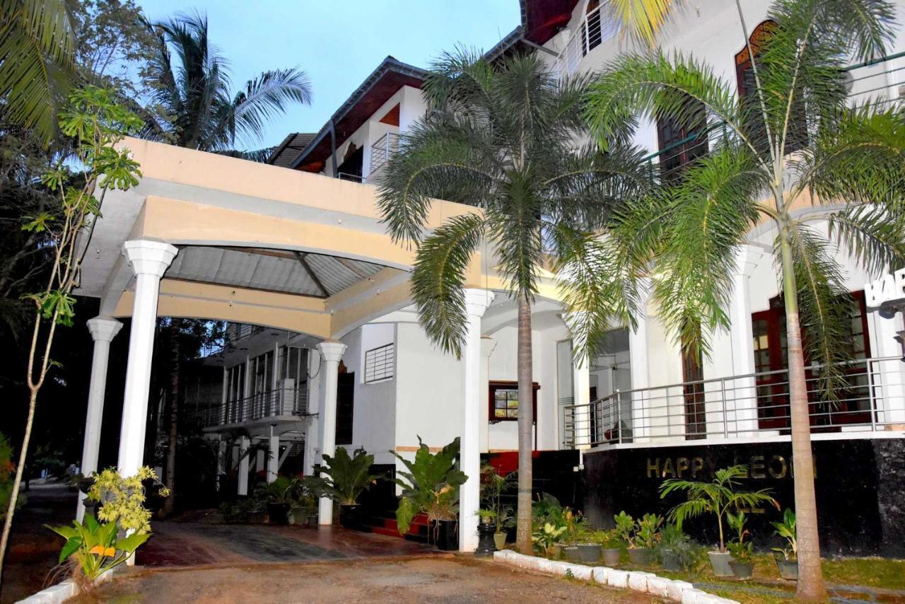 Happy Leoni Hotel Anuradhapura Exterior foto