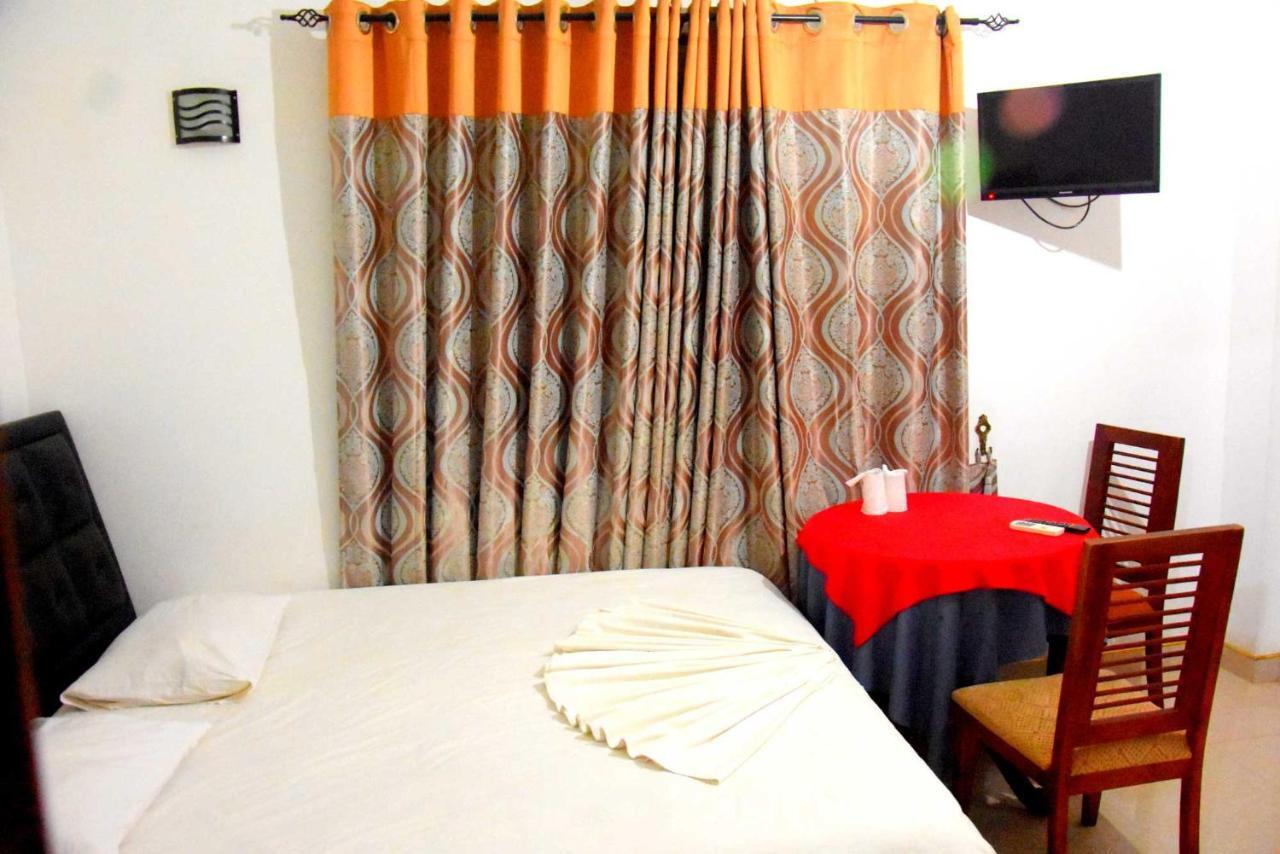 Happy Leoni Hotel Anuradhapura Exterior foto