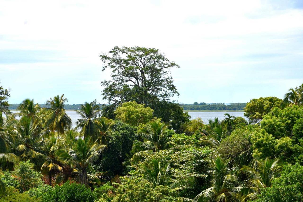 Happy Leoni Hotel Anuradhapura Exterior foto