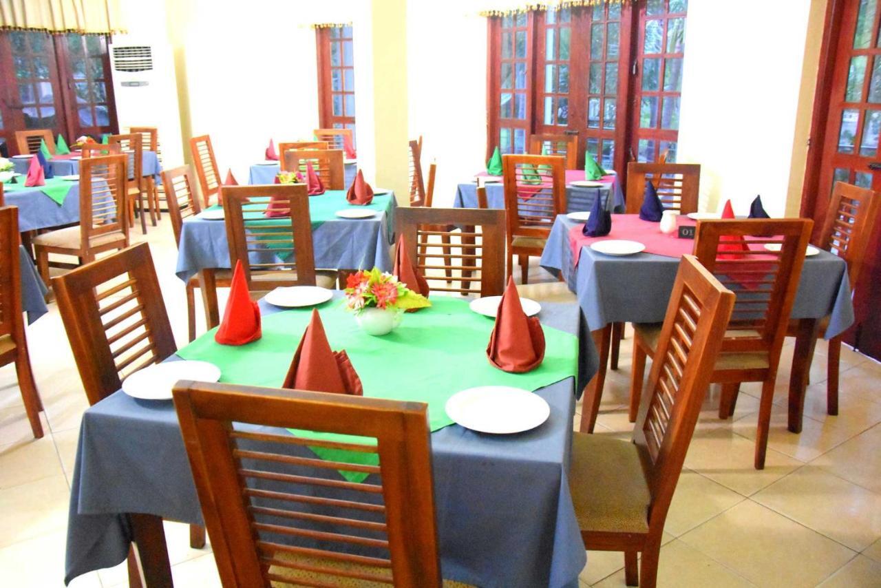 Happy Leoni Hotel Anuradhapura Exterior foto